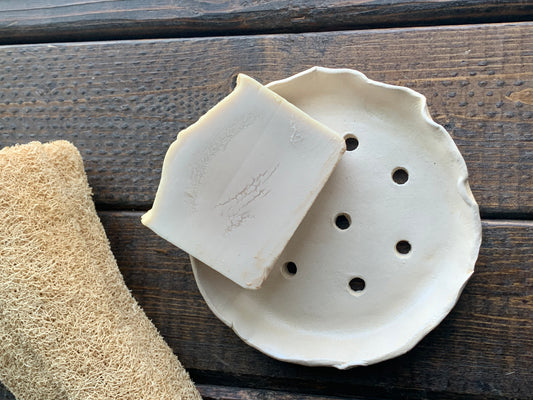 Handmade ceramic self draining soap dish